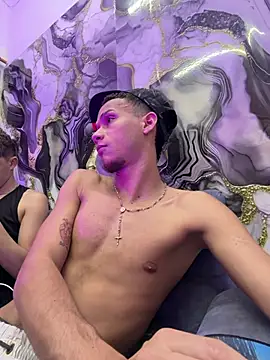 friends_lust_latin webcam