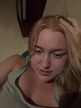 lyalyalii webcam