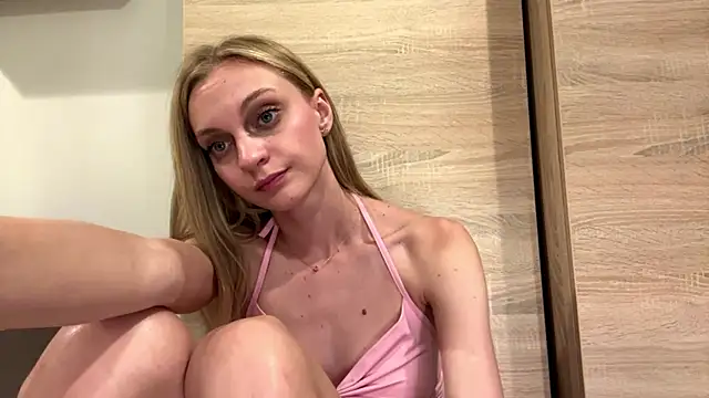 Lifeof_blonde webcam
