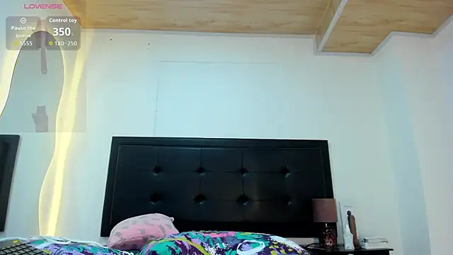 BustyGlow webcam