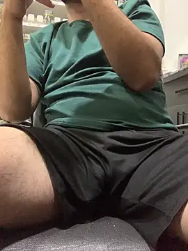 bigdickguy21cm webcam