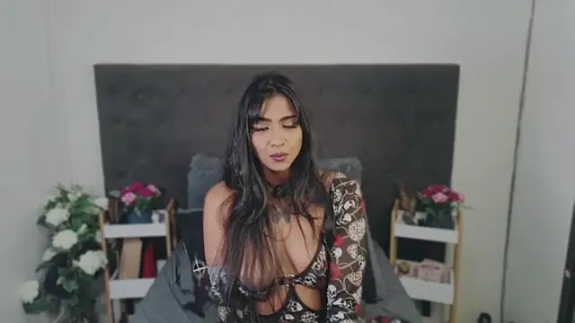 Delilah_Blazee webcam