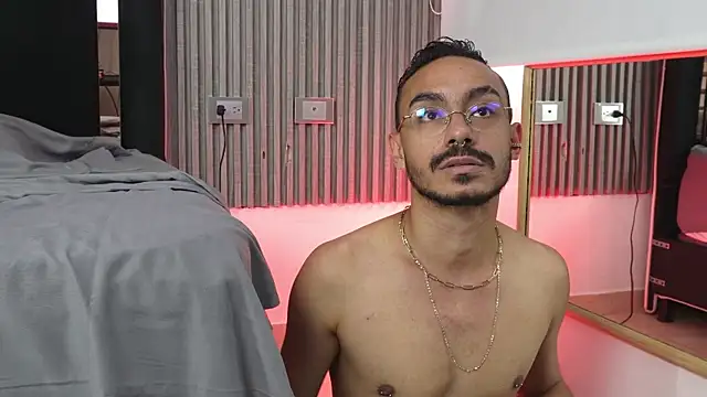 thomas_montiel live cam on StripChat