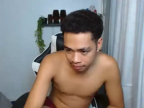curlyasian_njxx webcam