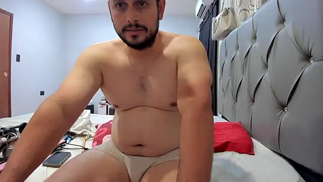 Liltildeman_moon webcam