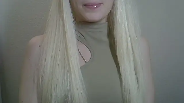 Live webcam thumbnail of ViraVrema featuring #girls and #hd