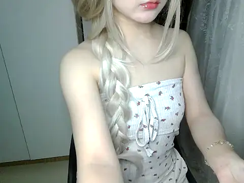 _hihihahaa_ live cam on StripChat