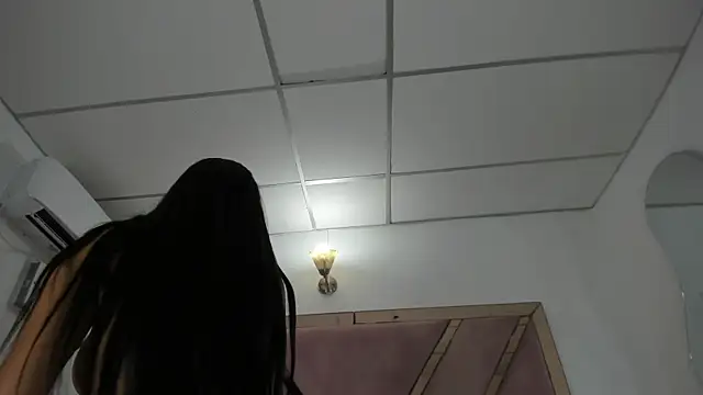 honeyhtx live cam on StripChat