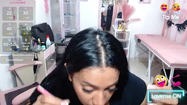 titsbiglovers live cam on StripChat