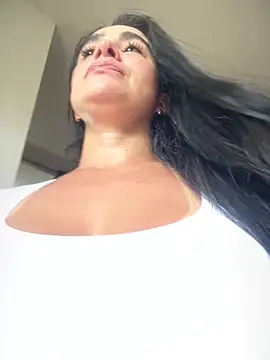 RoseOnYou live sex cam