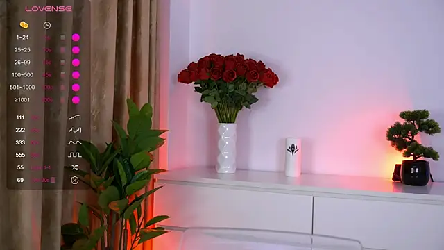 AishaSins webcam