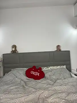 CurlyLara live sex cam