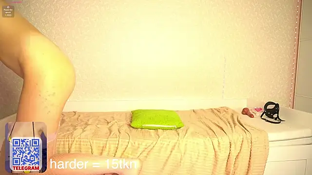 cream_fucks webcam
