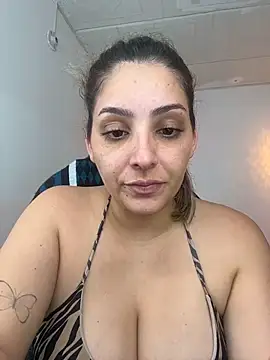 YummyAnna_ live cam on StripChat