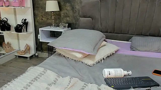 isa_lancaster live sex cam