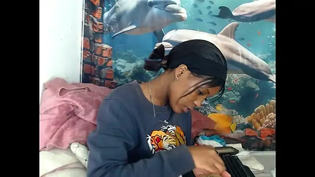 AfricanBarbiee69 webcam