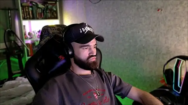 _Serious_Man webcam
