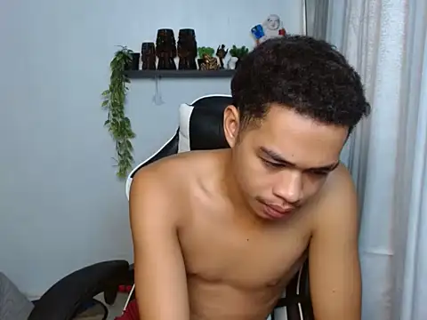 curlyasian_njxx webcam