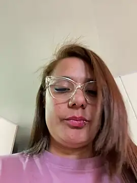 Pretty__Milf webcam