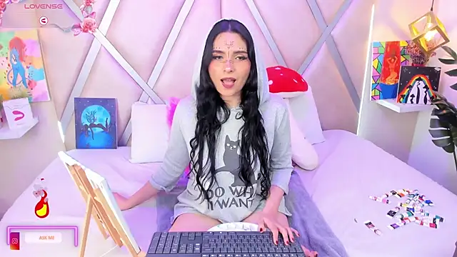 LilithRyder live cam on StripChat