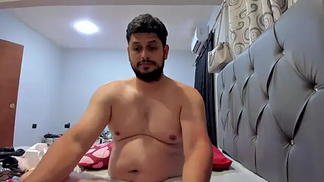 Liltildeman_moon webcam