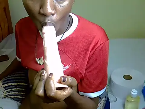 Pearl_petite webcam