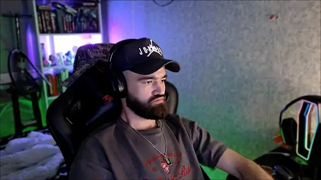 _Serious_Man webcam