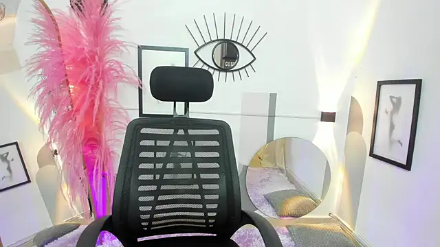 Paola_Rey live cam on StripChat