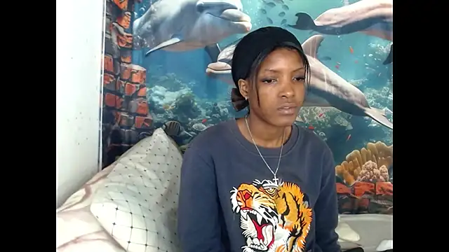 AfricanBarbiee69 webcam