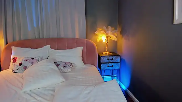 AmedeeaBanks live cam
