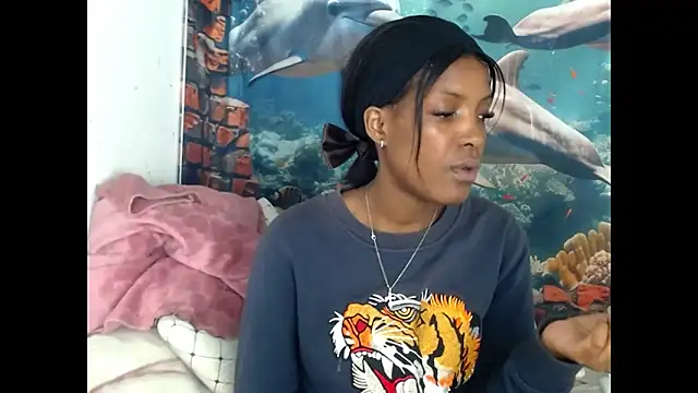 AfricanBarbiee69 webcam