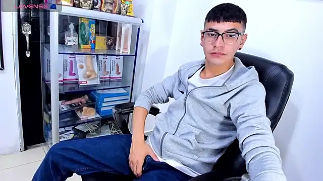 Alexx_bigcockk webcam