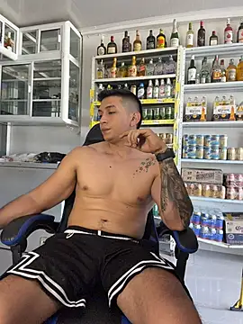 OliverWest04 webcam