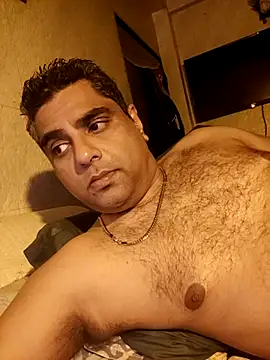 hardnhornybull live cam on StripChat