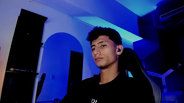 MaxiimoRomano_ webcam