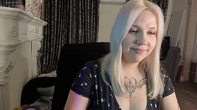 moon__shy webcam