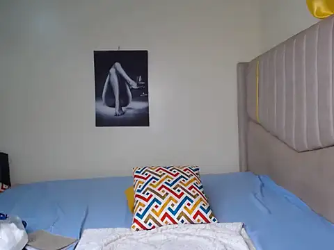 CurvyBody22 webcam