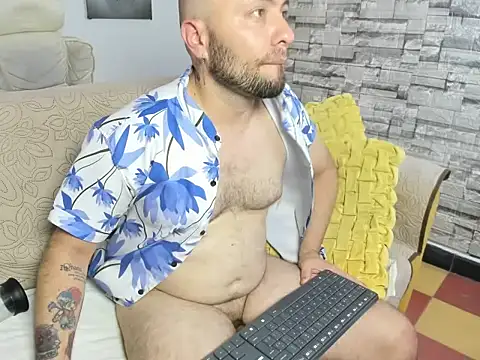 mike_lovers_ live cam on StripChat