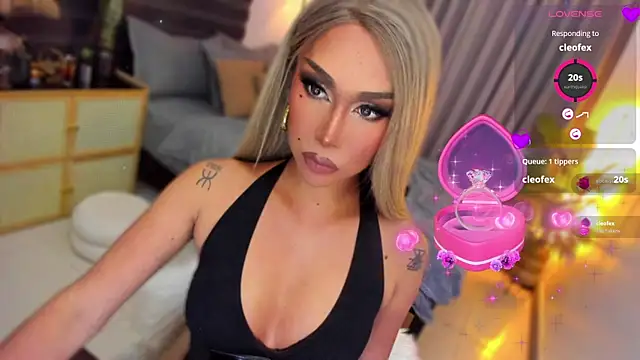 UrSluttyGoddess webcam