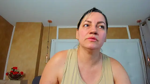Heidy_milf live cam on StripChat