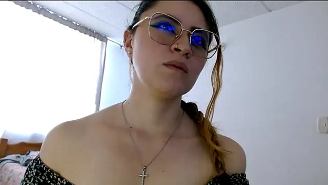 Juls_winter_ live cam on StripChat