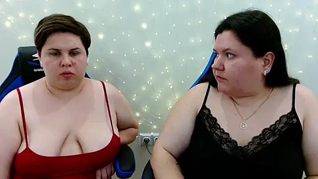 BeckyAndHellen webcam