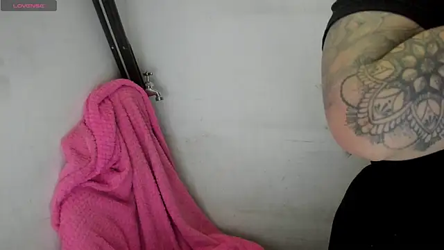 PamelaDoouce webcam