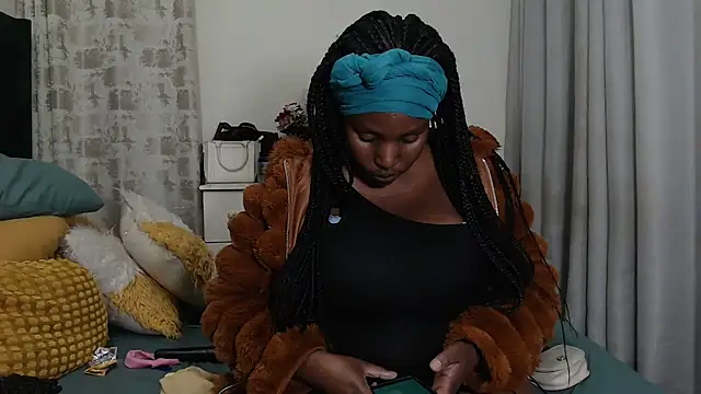 GaggingQueenxx webcam