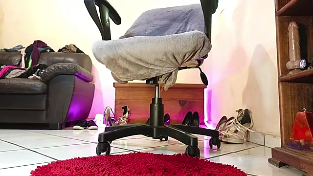 mylegs4you - Mylegs4you's free webcam - UK Sex Cams