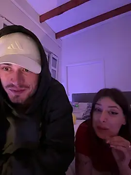 Chaos_and_cream webcam