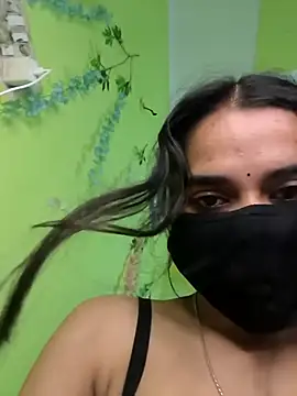 hoti_Komal webcam