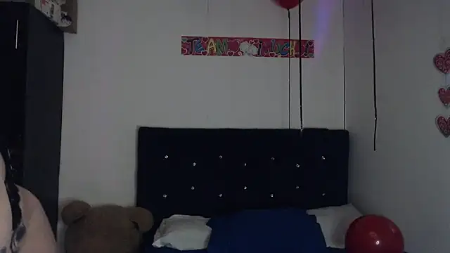 ANGELIQUE_KLANE webcam