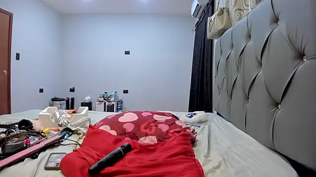 Liltildeman_moon webcam