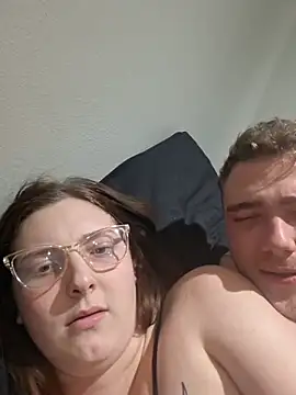 big-white-dick-2001 - BIG-WHITE-DICK-2001's free webcam - UK Sex Cams